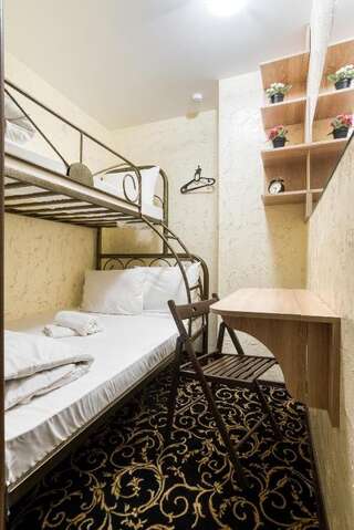 Гостиница Винтерфелл на Маяковской  Москва Бюджетный двухместный номер с 2 отдельными кроватями-1